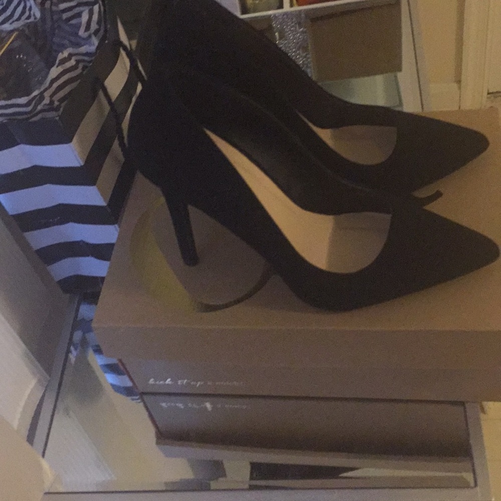 Pumps - Picture 5 of 5
